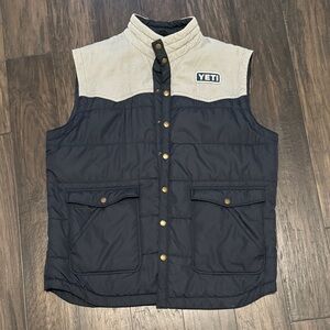 RARE  Howler Brothers x YETI COLLAB Navy and Cream Vest